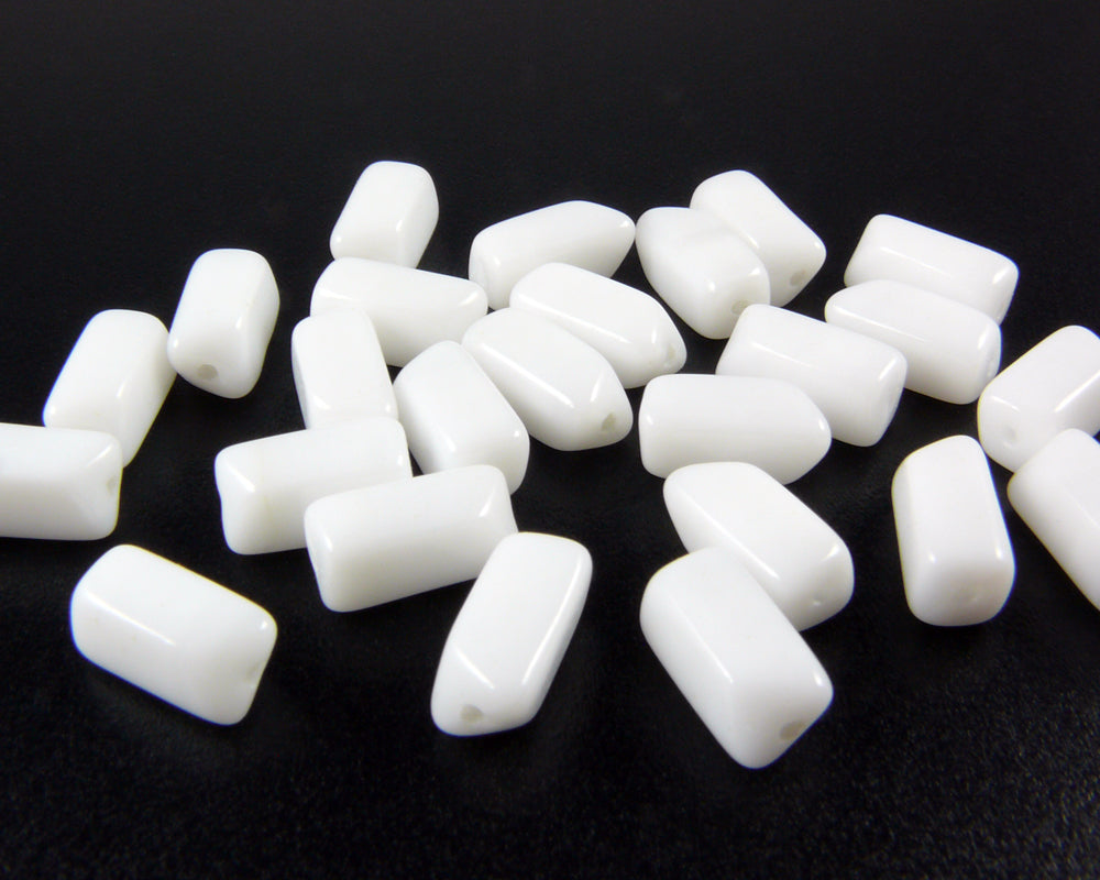 25 St. Glasperlen 10mm weiße Nuggets Beads zum Basteln Bastelperlen -1053