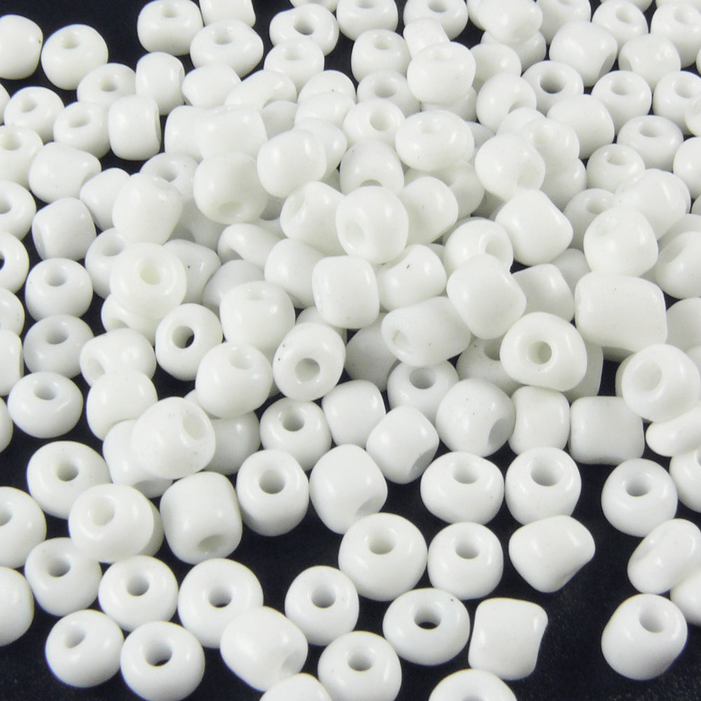 210x weiße Rocailles Perlen 6/0 Glasperlen 4mm Beads Indianerperlen