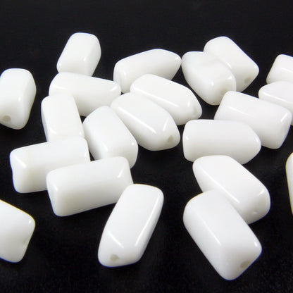 25 St. Glasperlen 10mm weiße Nuggets Beads zum Basteln Bastelperlen -1053