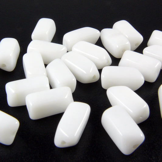 25 St. Glasperlen 10mm weiße Nuggets Beads zum Basteln Bastelperlen -1053