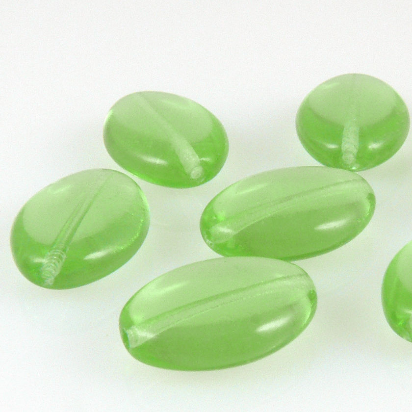 7x Perlen Oliven hellgrün 16x11mm böhmische Glasperlen oval grüne Bastelsteine