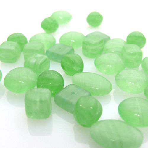 30 Glasperlen Mix hellgrün 5-16mm Würfel Oliven Linsen PErlenmischung Beads -344