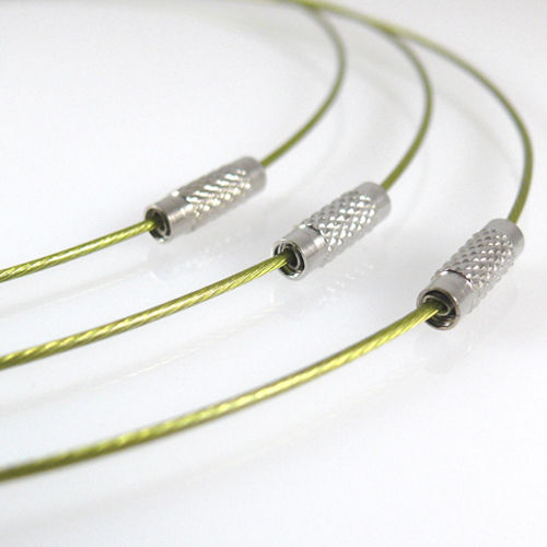 Halsreif aus Edelstahl mit Schraubverschluß 46cm olivgrün Collier Halsreifen