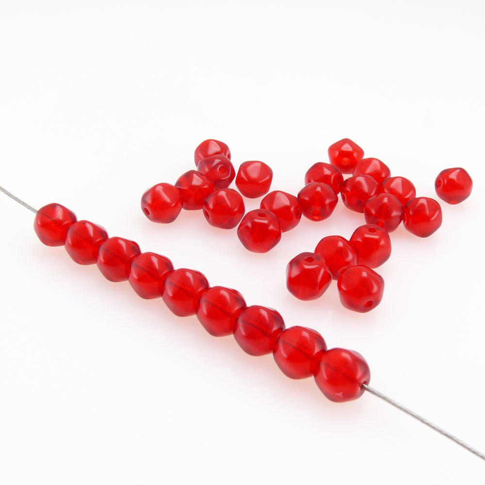 30 St. Böhmische Glasperlen Nuggets 6mm Perlen rote Beads zum Basteln
