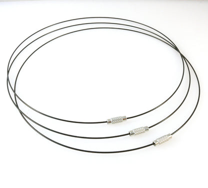 Halsreif aus Edelstahl mit Schraubverschluß 46cm schwarz Collier für Perlen
