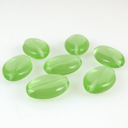 7x Perlen Oliven hellgrün 16x11mm böhmische Glasperlen oval grüne Bastelsteine