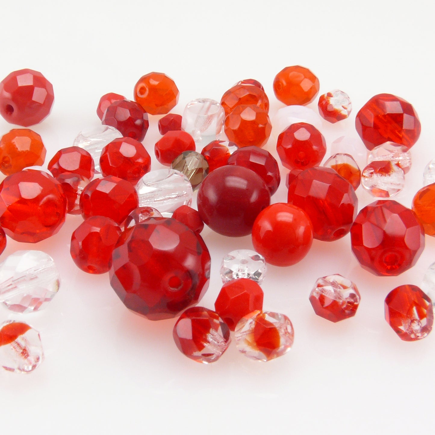 50x Perlen rot 6-12mm böhmische Glasschliffperlen Perlenmischung Beads Mix -633