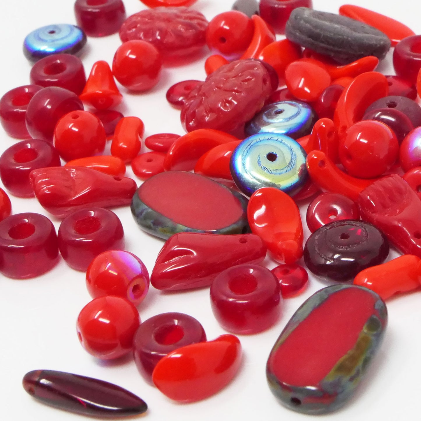 rotes Perlenmix 70 Glasperlen 4-18 mm rot Mix aus Kugeln, Oliven Glas Beads -796