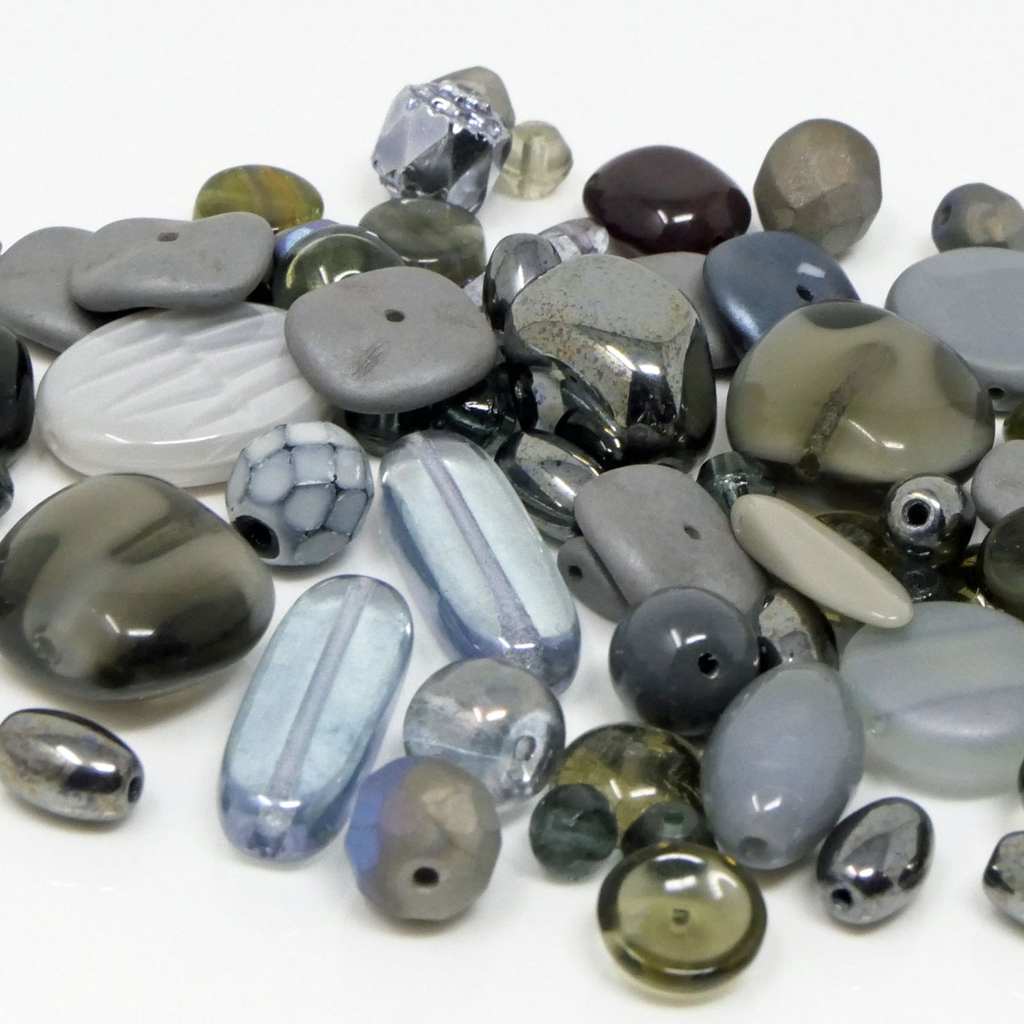 Perlen Mix Glasperlen Mischung Grau 4-18mm 60St. Glas Beads Perlenmix