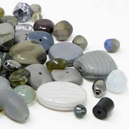 Perlen Mix Glasperlen Mischung Grau 4-18mm 60St. Glas Beads Perlenmix