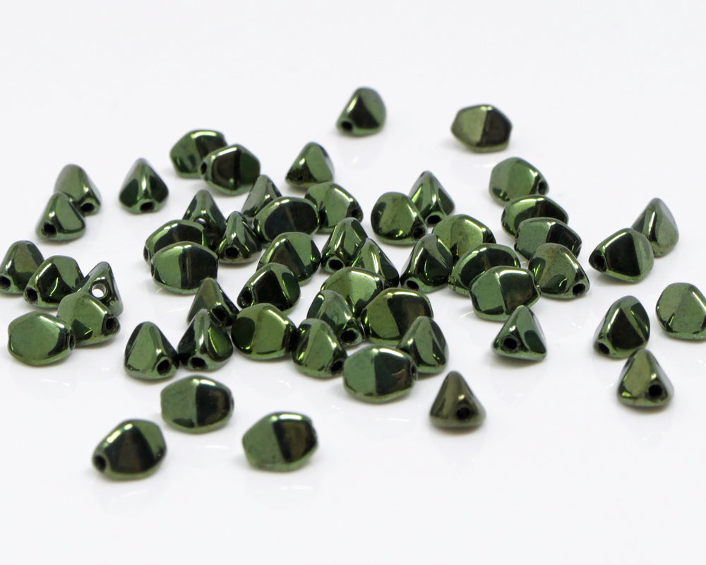 Pinch Beads 5x3mm Glasperlen 55 St. Perlen Grün Metallic beschichtet zum Auffädeln