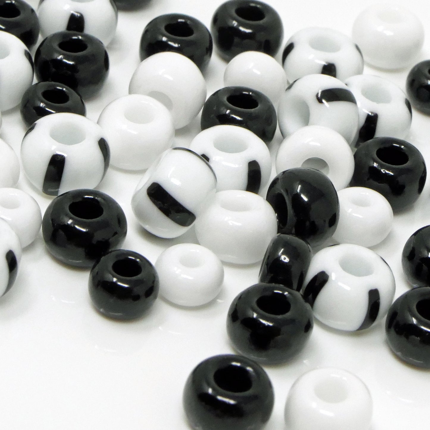 Rocailles Glasperlen 6-8mm Perlen Mix Schwarz weiß 50x Glas Beads