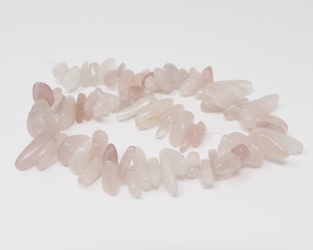 Perlenstrang Rosenquarz 70 Stäbchen Quarzperlen Rosa 13-30mm Edelsteinsplitter